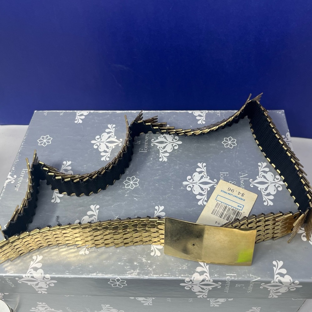 1990 Gold Tone Fish Scale Stretch Belt NWT Vintage Walmart